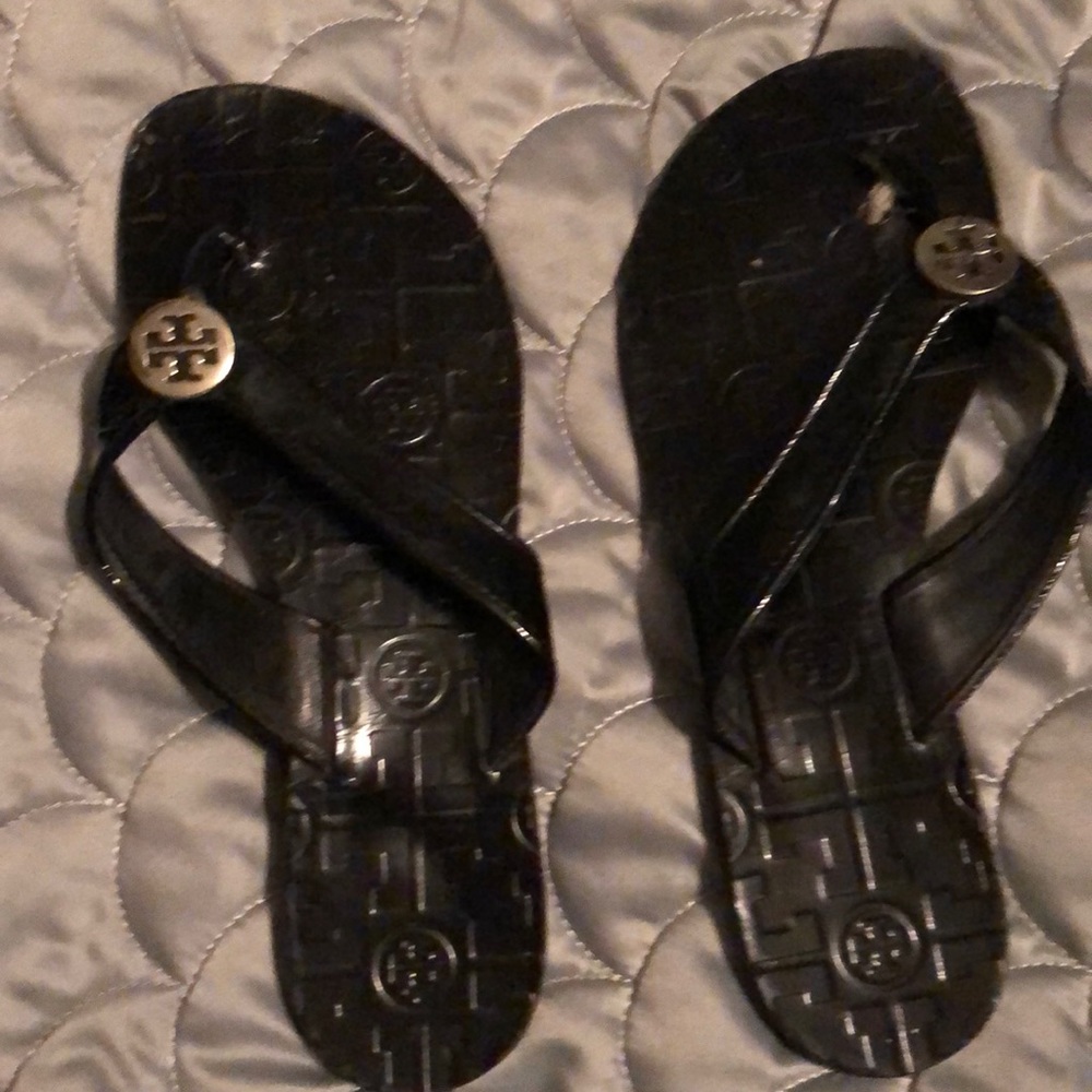 Tory Burch black patent leather flip flop 6